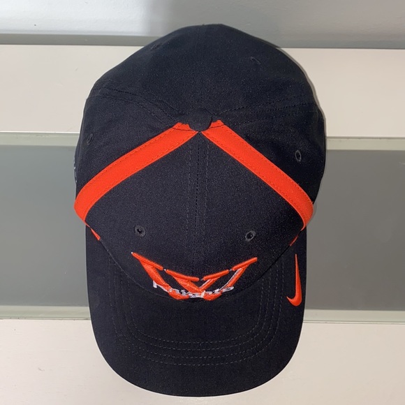 Vintage College Nike Dri-Fit Stretch-Fit Cap Hat-One Size -Wartburg Knights,Iowa - Picture 3 of 10